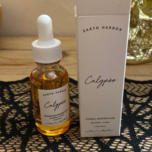 EARTH HARBOR Calypso Rejuvinating Moisture Elixer new in box